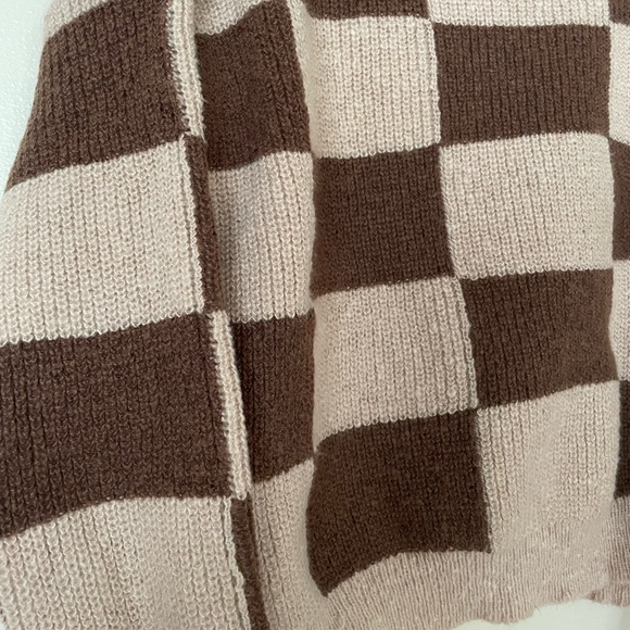 Woven Heart Tan & Brown Checkered Turtleneck Sweater - Picture 2 of 7
